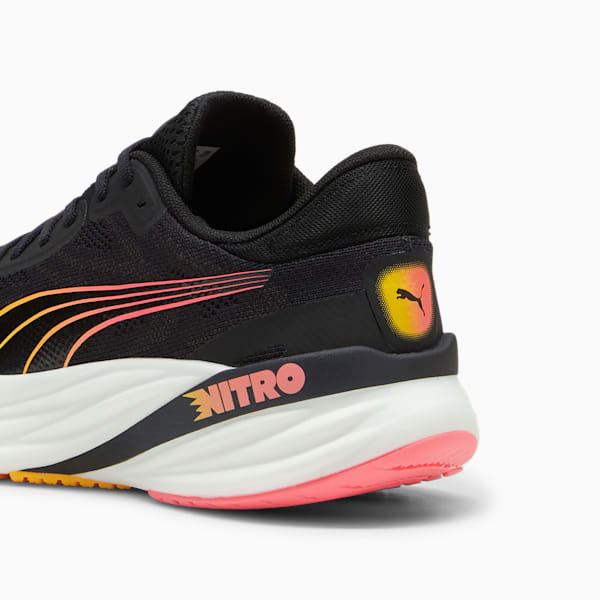 Tenis de running para hombre Magnify NITRO™ 2, PUMA Black-Sun Stream-Sunset Glow, extralarge